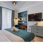 Apartment Notre Dame De Paris By Studio Prestige