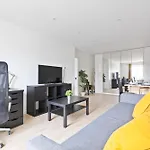 1 Bedroom Apartment Quartier Austerlitz Free Netflix