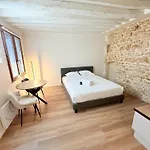 Studio Refait A Neuf Ile Saint Louis Paris 4 - 2P