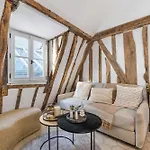 Ultra Central Historical Parisian Flat - Louvre