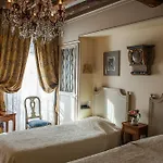Hotel Caron De Beaumarchais