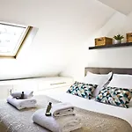 Pick A Flat\'S Apartments In Batignolles - Rue Biot