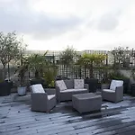 Veeve - Views Of The Eiffel Tower