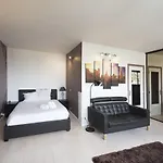 Veeve - Leblanc Studio