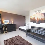 Veeve - Leblanc Studio