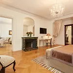 Majestic Apartments Champs Elysees