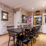 Victory Hotel Galou