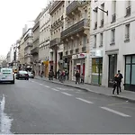 Le Petit Studio A Opera