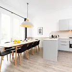 Livinparis - Luxury 4 Bedrooms Opera I