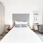 LivinParis - Luxury 3&4 Bedrooms Montmartre I