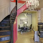 Appartements Paris Centre - At Home Hotel