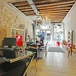 Appartements Paris Centre - At Home Hotel