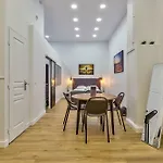 05 - Designed Parisian Flat