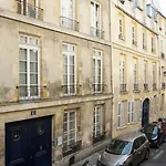 Place Des Vosges - Studio - Paris 3