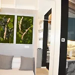 Modern Elegant In The Heart Of Paris