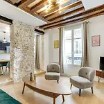 Pick A Flat\'S Apartment In Le Marais - Rue Saint Apoline
