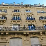 Large & Bright Apartment, Central Paris, Montmartre-Opera, Picturesque Rue Des Martyrs