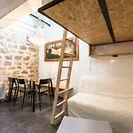 Attractive 25 M2 In A Central District
