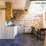 Attractive 25 M2 In A Central District