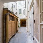 Cmg Montorgueil/ Residence Saint Sauveur III