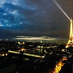 Paris Sur Un Nuage - Paris On A Cloud