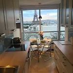 Paris Sur Un Nuage - Paris On A Cloud