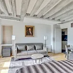 Luxury Apartment Paris Louvre