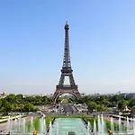 Joie Paris Tour Eiffel - Rue Cler