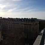 Amazing Studio Eiffel Tower View Paris 16