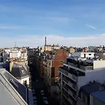Amazing Studio Eiffel Tower View Paris 16