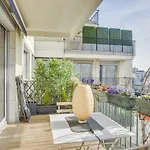 Charming Apartment With Terrace By Weekome
