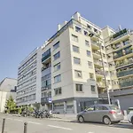 Charming Apartment With Terrace By Weekome