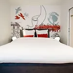SUITE COCTEAU : au cœur de la Rive Gauche, neuf, design, 2/4/6 personnes