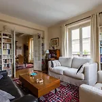 Veeve - Quai Aux Fleurs Apartment