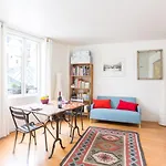 Bohemian Studio In Montmartre By Guestready