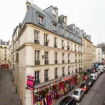 Luxury home in paris