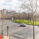 Modern And Unique Apartment Near The Champs Elysees