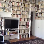 Comfortable Apartment In The Centre Of Paris
