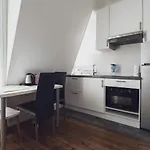 Superb Bright Studio Next To The Seine
