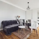Superb Bright Studio Next To The Seine