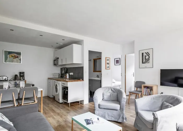 Sunny & quiet 2br near the Eiffel Tower Invalides Beaugrenelle Welkeys