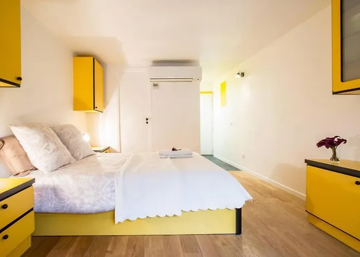 Charming Le Marais Retro