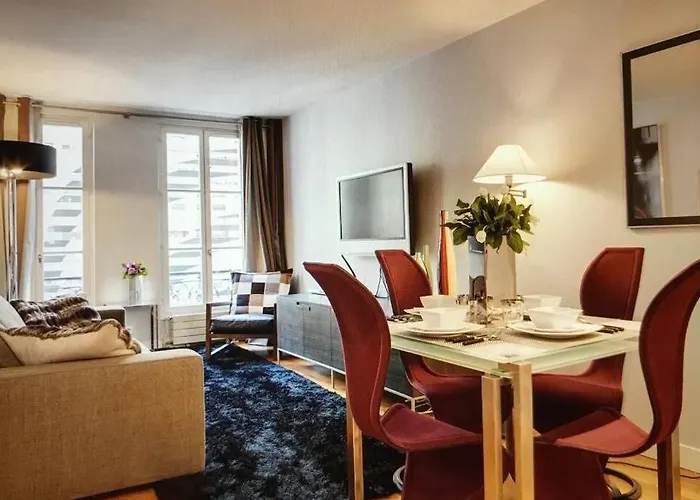 Appartement Champs-Elysees Montaigne - Hala Paris
