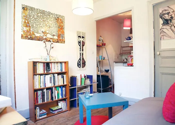 Charming Bright Apartment Near Montmartre
