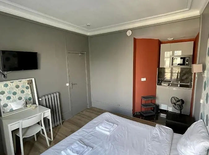 Le17 Furnished Studios