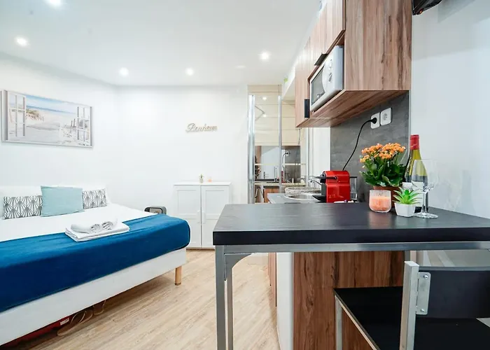 Well Located Flat For 2 People Near Montmartre And Opera