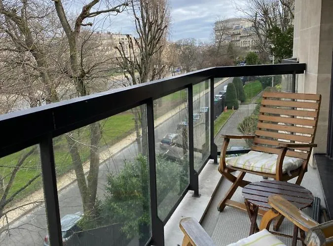 FOCH-CHAMPS ELYSEES Suites