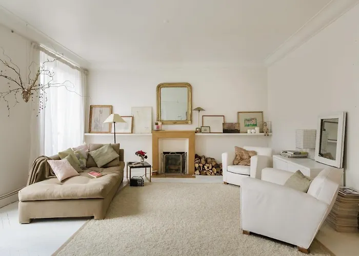Spacious T2 Boulevard Beaumarchais