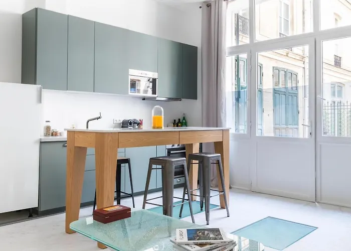 Home Suite Home Champs Elysees Georges V