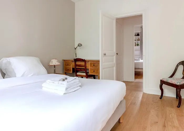 Eiffel Tower Lourmel Residence